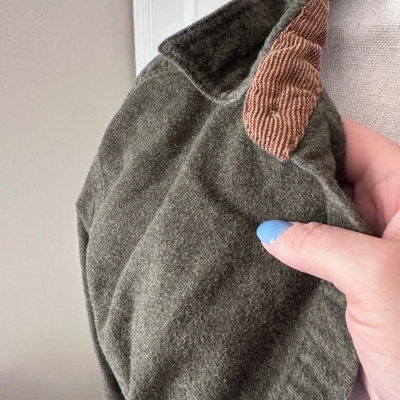 Legendary Whitetails Button-Down - Picture 12 of 13